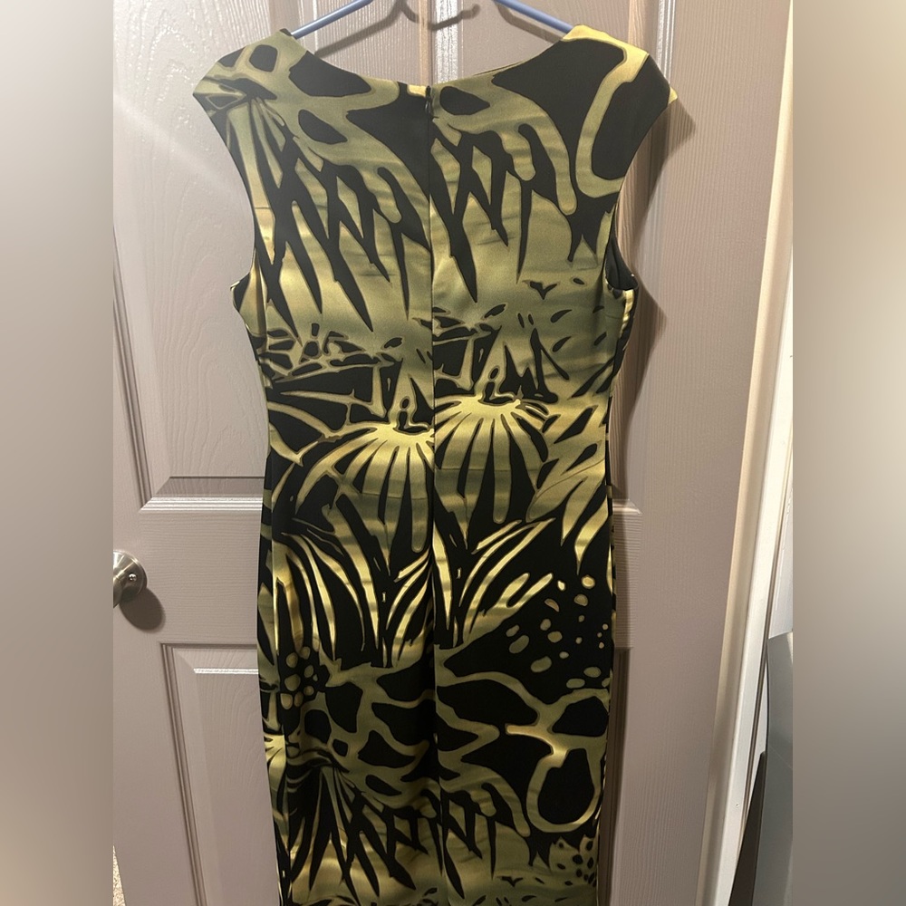 Beautiful knee length dress **NWT** - Picture 4 of 4